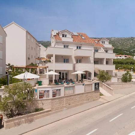 Juraj Bed and Breakfast 4*