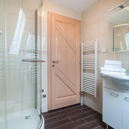 Juraj Nocleg ze śniadaniem 4*